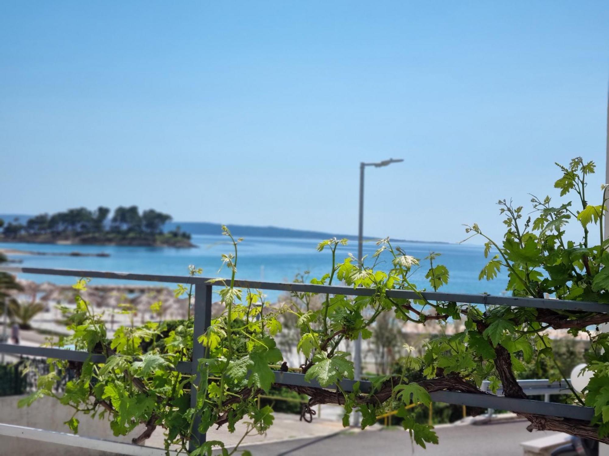 Apartment Lucka Rab Town Exterior photo